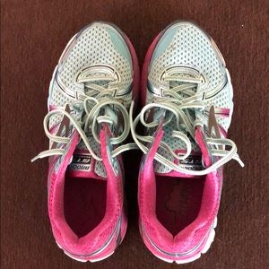 Brooks Adrenaline GTS 17 size 11